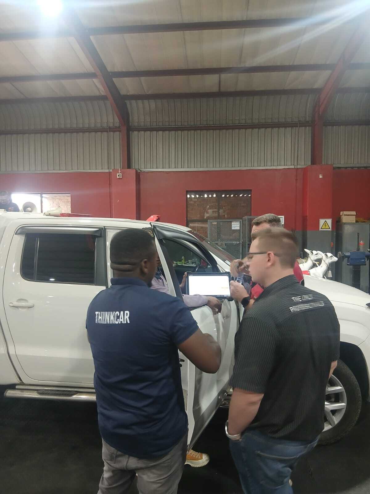 Diagnostic Machine Demonstration by Launch Technologies for Our Clients - Launch SA Diagnostic Machine Demonstration by Launch Technologies for Our Clients